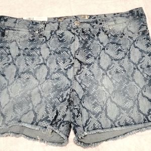 Seven7 Weekend Shorts Snakeskin Print